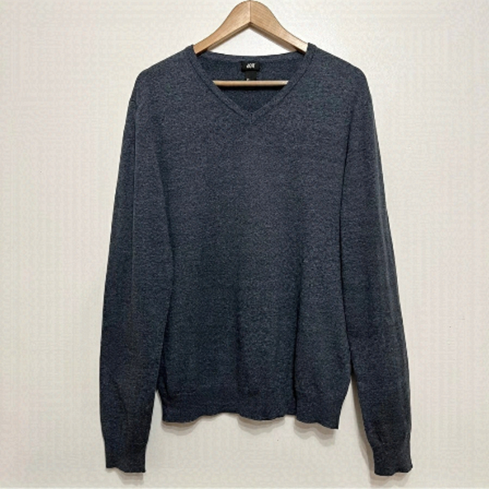 H&M Heather Blue V-Neck Long Sleeve Sweater SIze L
